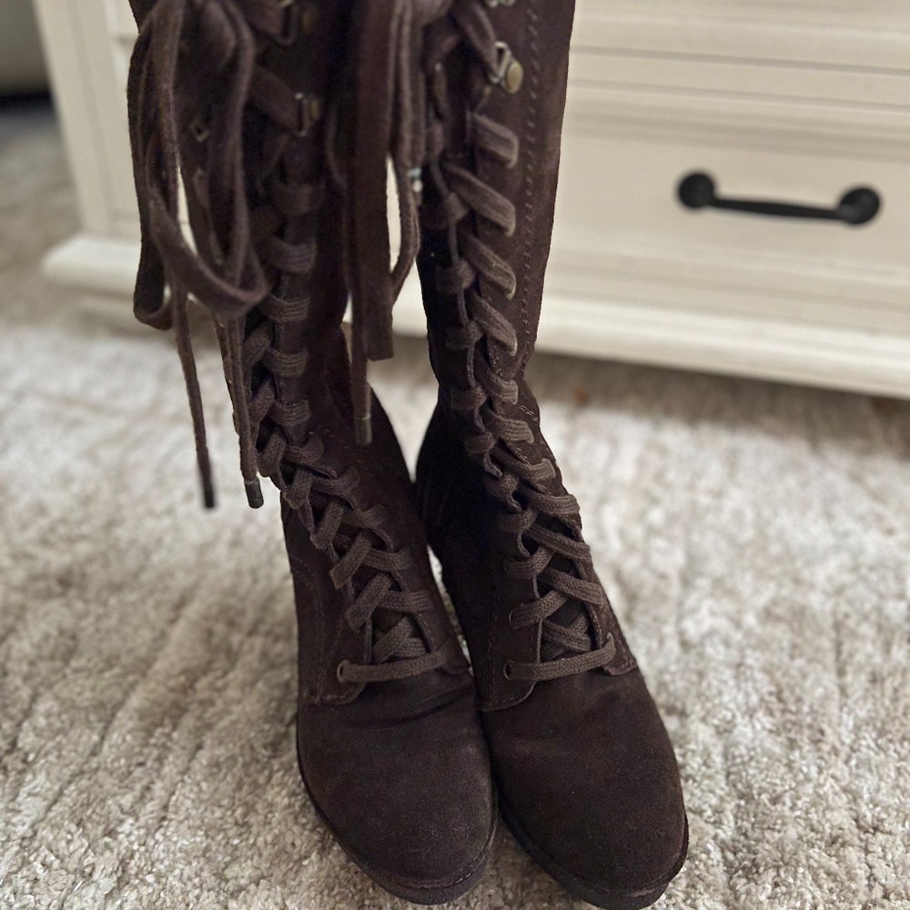 JUICY COUTURE MADLEY SUEDE PLATFORM LACE UP TALL BOOT BROWN SIZE 7.5